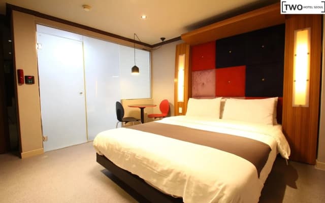 Two Hotel - photo 4