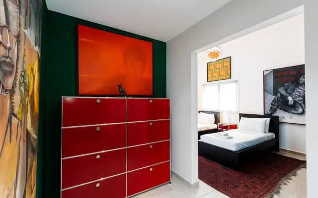 Artsy 4BR DIP Villa w Community Pool Gym - photo 5