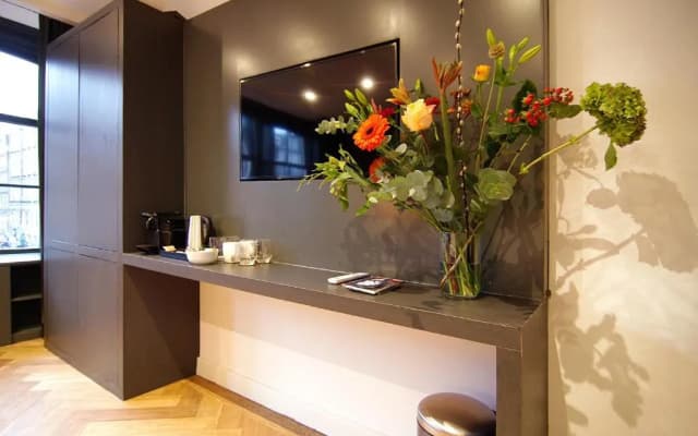 The Canal Bridge Suites - photo 2