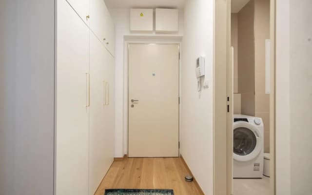 Apartment with Balcony - photo 4