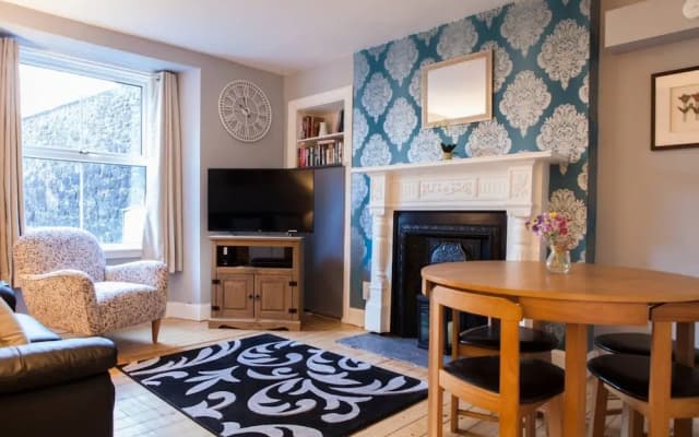 1 Bedroom Flat In Edinburgh - photo 3
