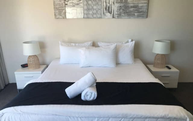 Manly Surfside Holiday Apartments - photo 5