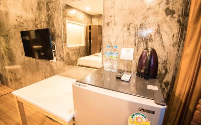 Bad Boys Guesthouse Patong - photo 5