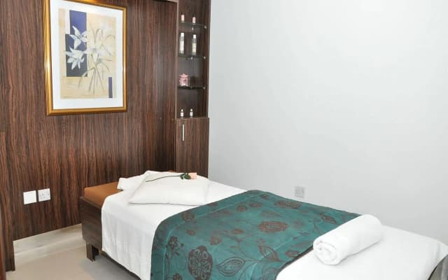 Phoenix Plaza Hotel Apartments - photo 4