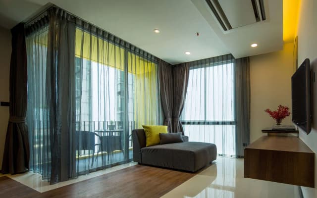 LiT BANGKOK Hotel - photo 3