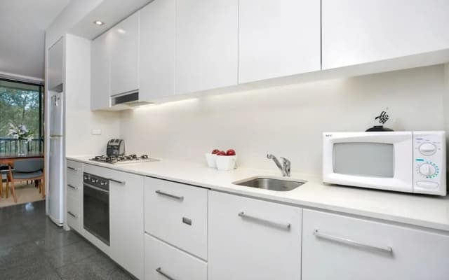 Surry Hills 1 Bedroom Apartment - ADEL1 - photo 5