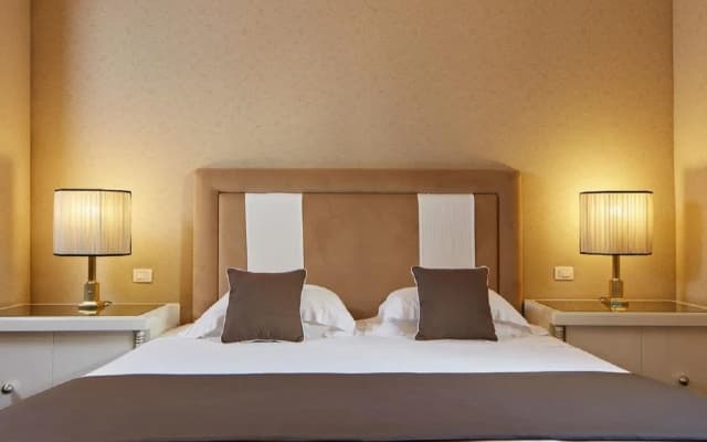 Hotel Regency - photo 4