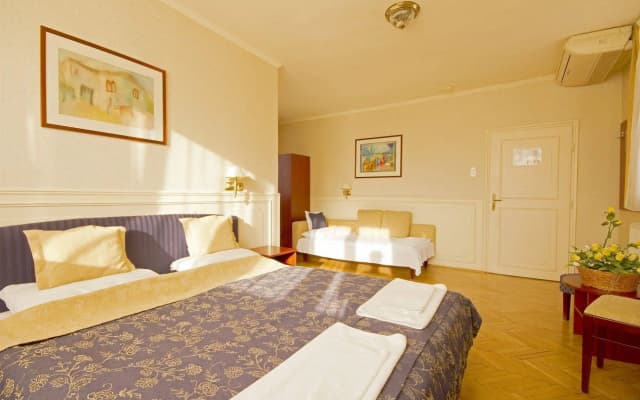 Alfa Art Hotel - photo 4