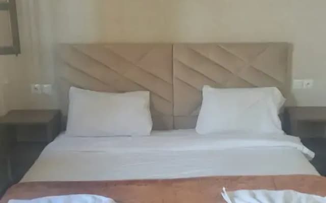 Hôtel de la paix - photo 3