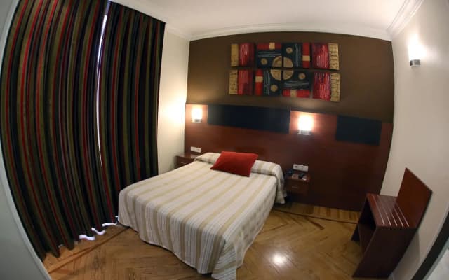 Hostal Sol Square Madrid - photo 4
