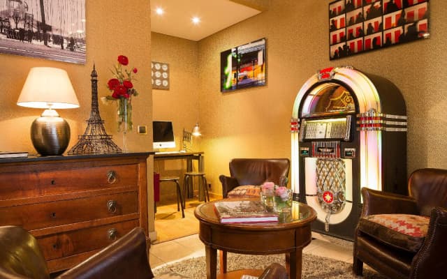 Hotel Des Arts Paris Montmartre - photo 2