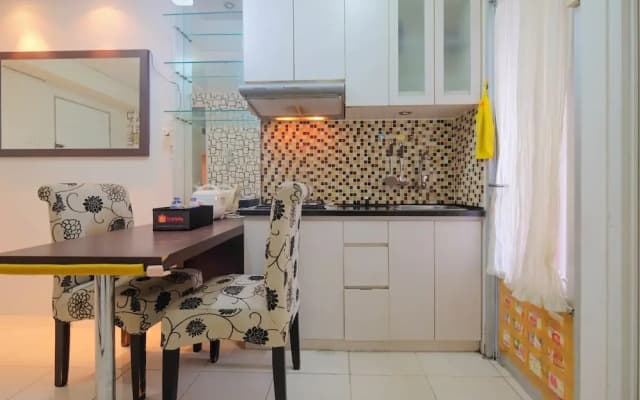 Emerald Functional 2BR Apartment Gading Nias - photo 5