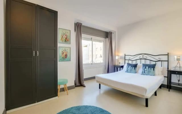 Beautiful 3bed W/terrace in Elegant Eixample - photo 4
