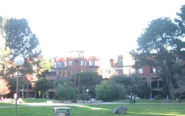 Studio with full amenities in building - photo 4