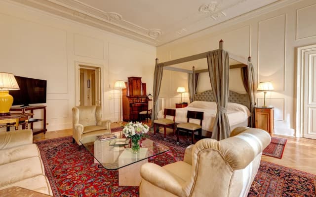 Grand Hotel Plaza - photo 2