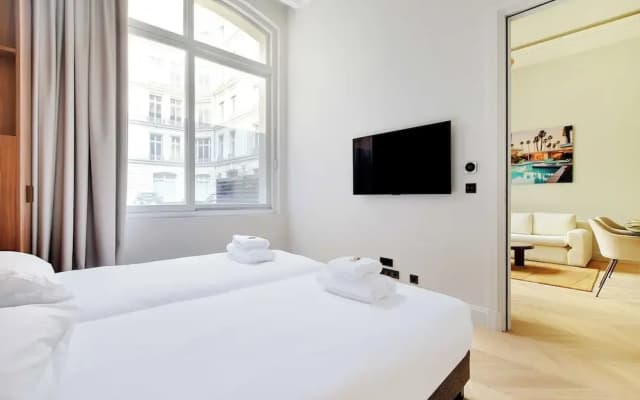 Sleek Apartment - 2bd/ 4P - Champs Elysees - photo 2