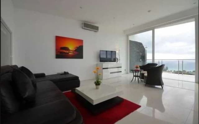 Sunset Plaza Holiday Apartment - photo 2