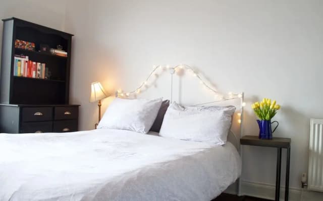 1 Bedroom Flat In Central Edinburgh - photo 2