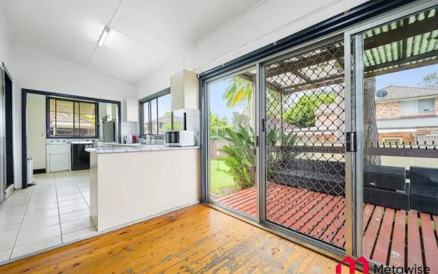Metawise/parramatta Cozy Room With Furniture Wifi - photo 4