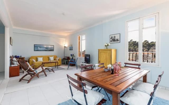 Extraordinary View on Port and Castle Hill - 1 Bdr & Parking - photo 3