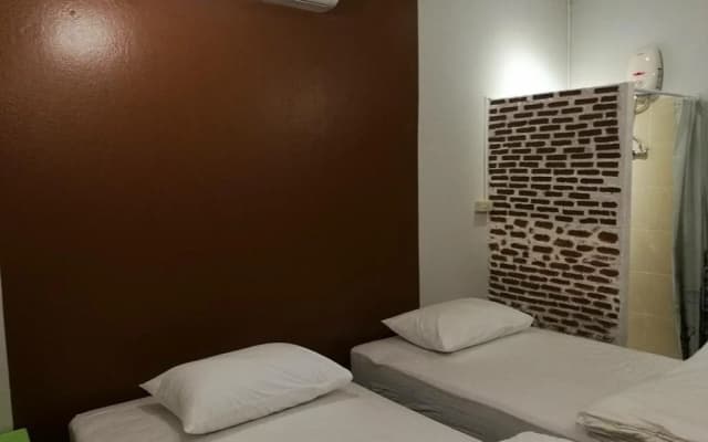 Baan Na Hostel - photo 4