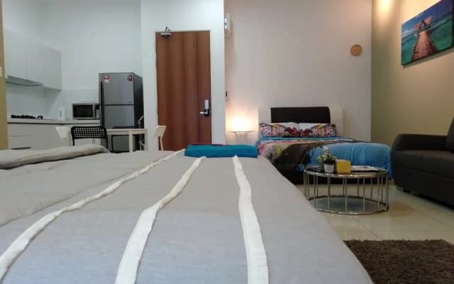Summer Studio 2 - One South - photo 2