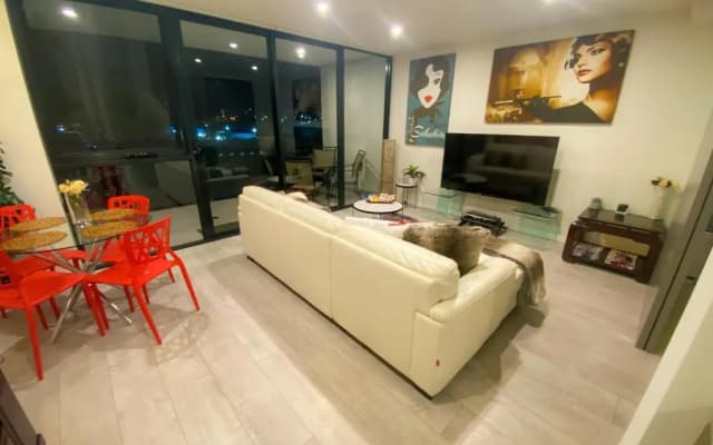 Modern, Clean, Luxury at the Right Price..... - photo 2