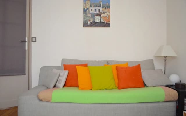 Bright Montmartre 1 Bedroom Flat - photo 2