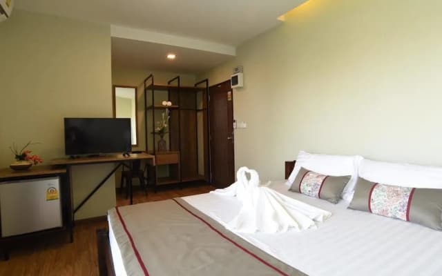 Home Inn Hotel - photo 5