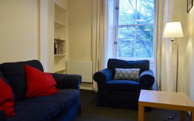 Flat in Stockbridge - photo 2