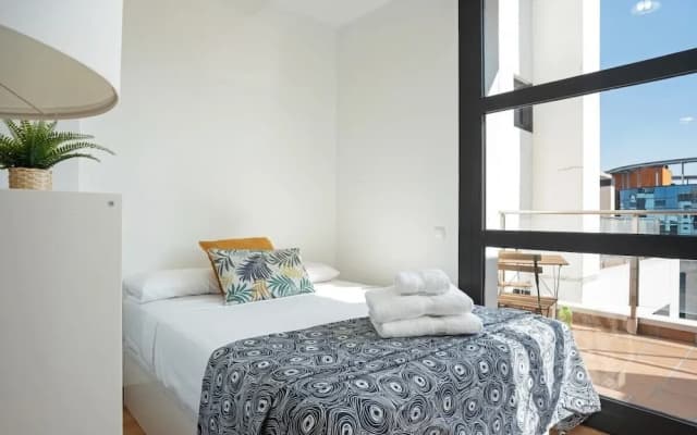 Studio w Balcony in Sanchinarro, 7 min to Train - photo 5
