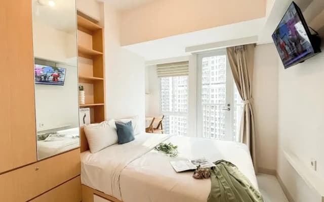 Minimalist Look Studio Near Tokyo Hub At Tokyo Riverside Pik 2 Apartment - photo 3