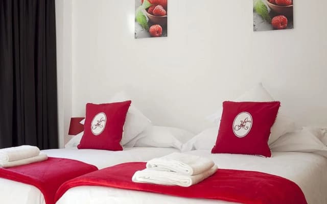 Charmsuites Nou Rambla - photo 2