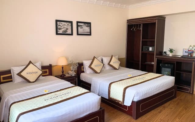 Boulevard Hotel - photo 4