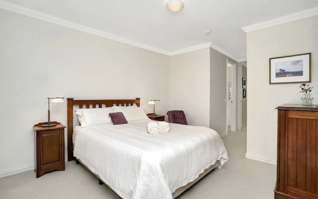 Sunny and Spacious Two Bdr Apt - SPF13 - photo 2
