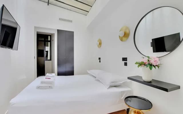 Authentic apt - 2br/6p - Rue des Martyrs - Opera - photo 2