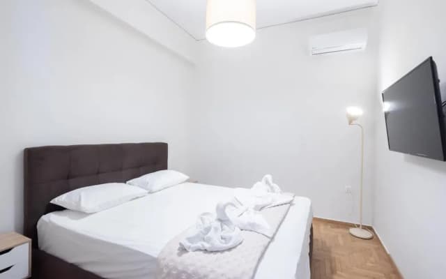Modern 2-bedroom Gem Close to Metro - photo 3