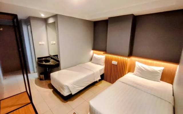 Studio One Thamrin Hotel - photo 3