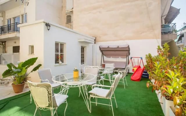 Splendid Full 5BDR/3bath/2kitchens Mansion in ATH - photo 3
