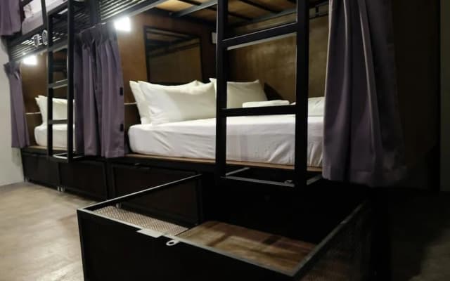 Sleep Here Hostel - photo 3