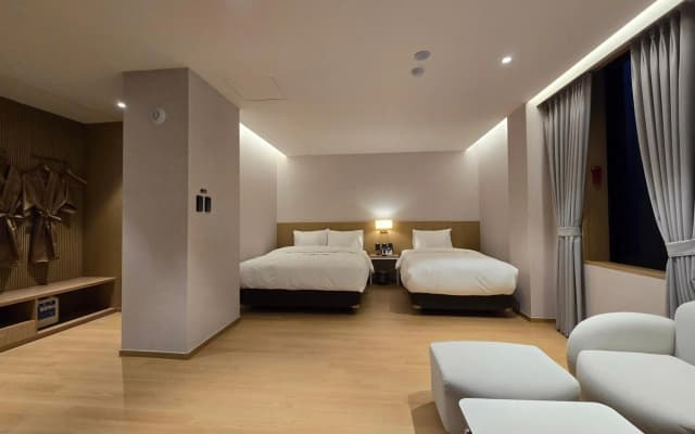 Tria Hotel - photo 3