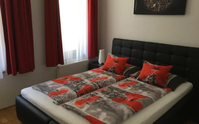 Lia's Apartment in Gozsdu - photo 2