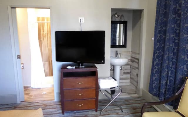 Ram's Hotel - photo 2