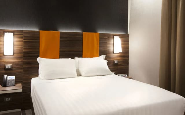 Hotel The Republic Hotel - photo 2
