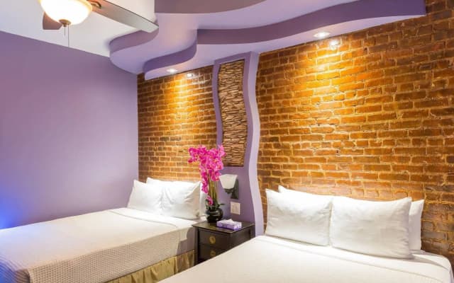 Broadway Hotel and Hostel - photo 5