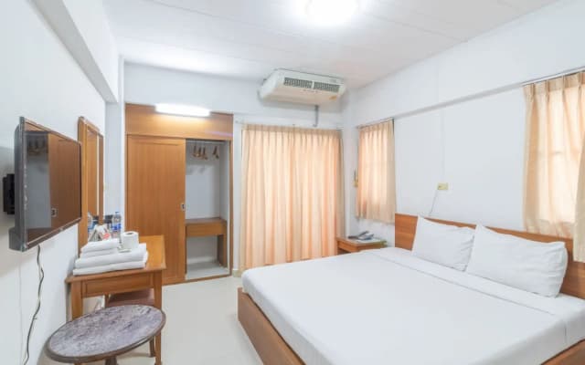Siam Palace Hotel - photo 3