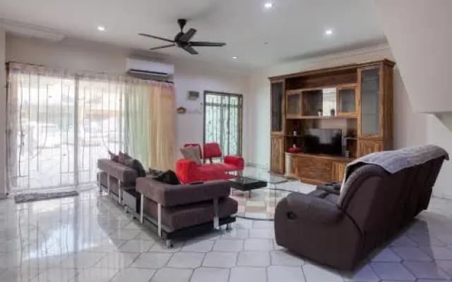 Gunung View Homestay - photo 2