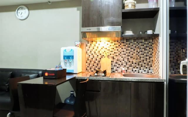 Pool View Green Pramuka Apartment near Shopping Mall - photo 5