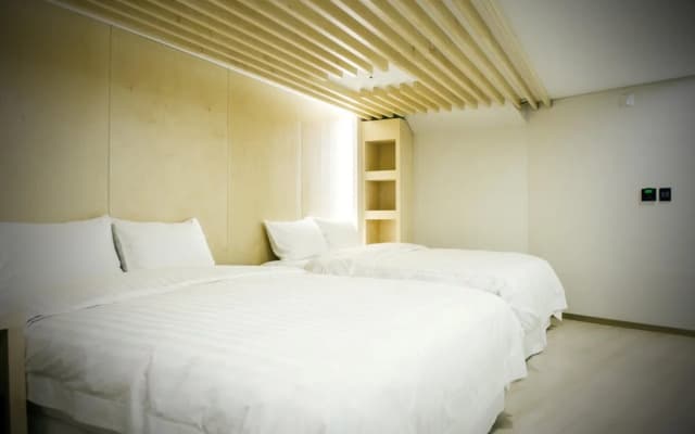 Hotel Khan - photo 5