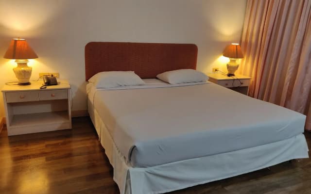 Lee Place Hotel - photo 4
